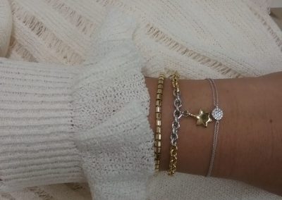 Im Trend viele verschiedene Armbänder